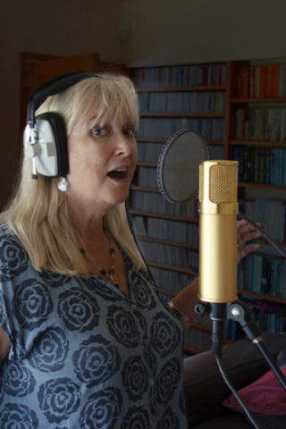 Jo singing 400 x 600